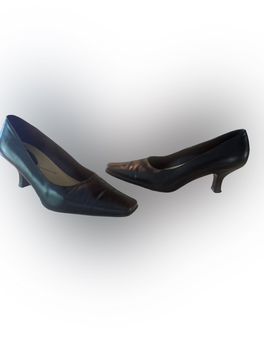 Liz Claiborne Vintage Black Armand Pumps, size 7.5 - Picture 2 of 6